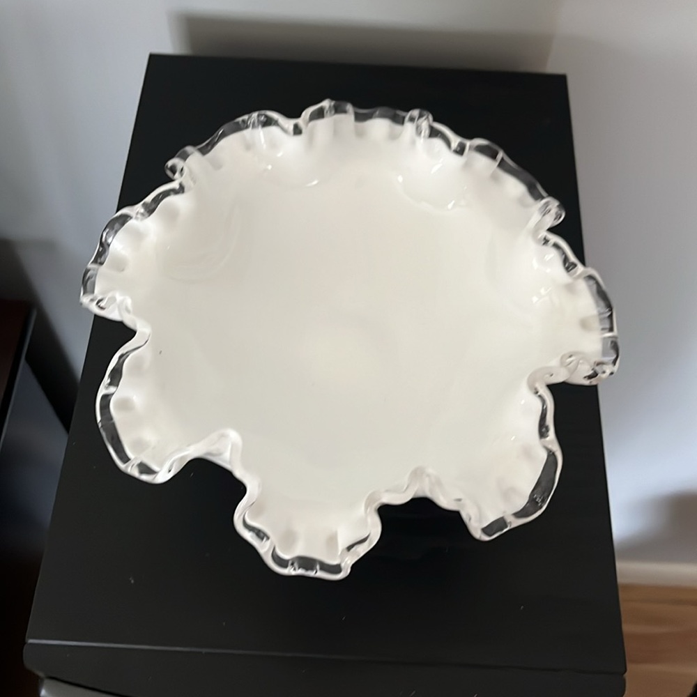 Glass Ruffled Edge Bowl - Picture 2 of 6